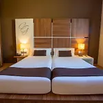 酒店 & Golden Barcelona 巴尔罗马内斯
