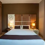 & Golden Barcelona 巴尔罗马内斯