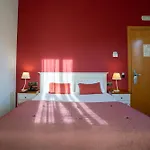 & Golden Barcelona 巴尔罗马内斯