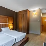& Golden Barcelona 4* 巴尔罗马内斯